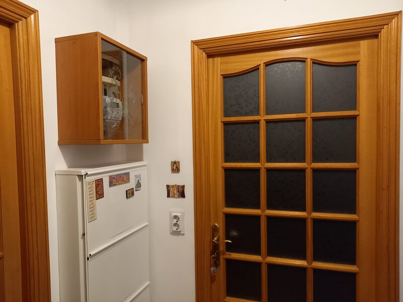 Ferentari, blocuri rosii, ap. 2 camere parter, bloc 3 etaje,