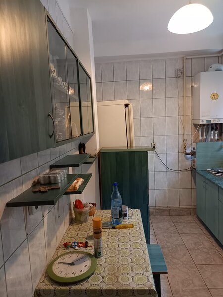 Ferentari, blocuri rosii, ap. 2 camere parter, bloc 3 etaje,